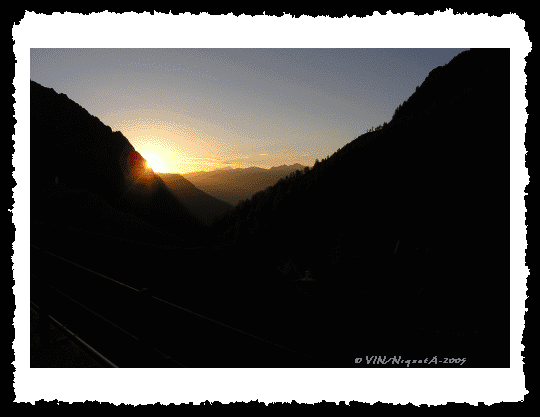 Dent du Midi et Lever du Soleil-Suisse